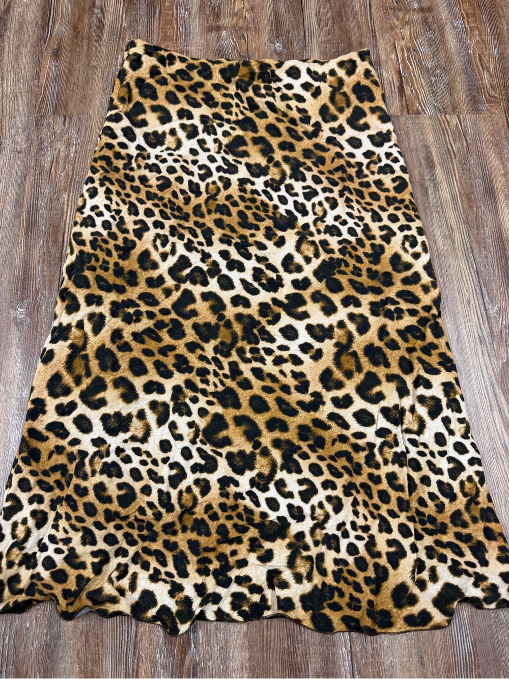 Karen Kane leopard print maxi skirt in size L